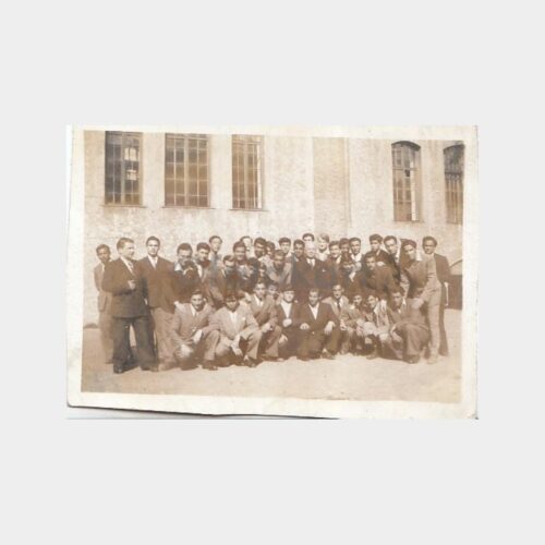 1947 Haydarpaşa Lisesi Edebiyat Hocası Behçet Yazar ile Öğrenci Grubu Fotoğraf