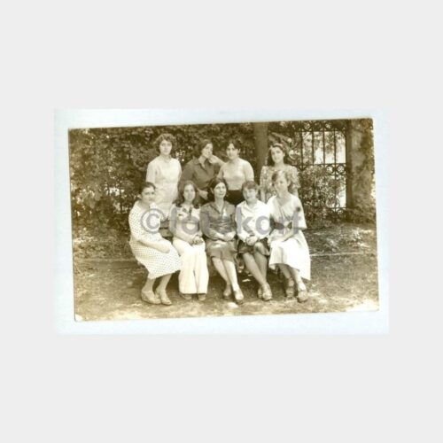 1960 Kadınlar Grup Konulu Fotoğraf