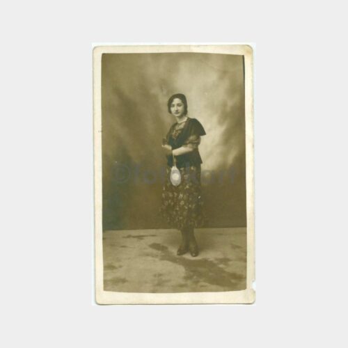 1930 Kese Çantalı Kadın Fotoğraf
