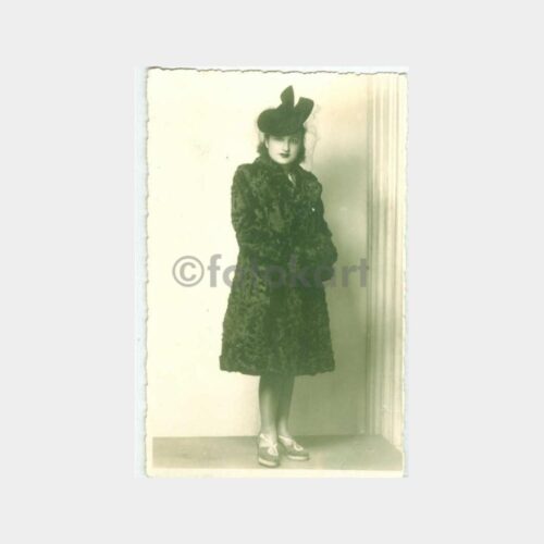 1940 Şapkalı Kürklü Kadın Fotoğraf