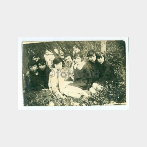 1930 Kız Öğrenciler Mesirede Görünüş Fotoğraf