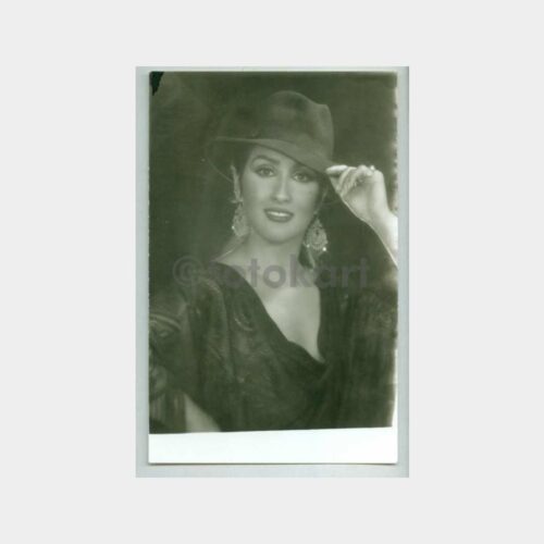 Nükhet Duru - Türk Pop Müziği Kartpostal