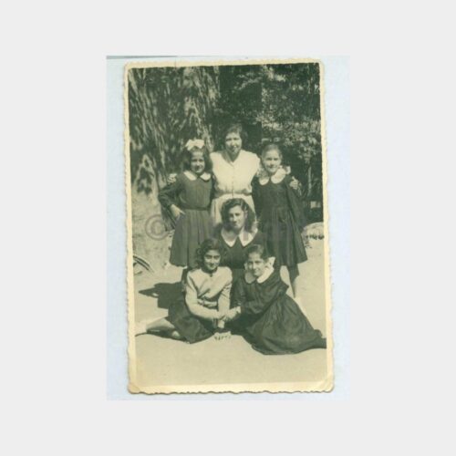 1950 Öğretmen ve Kız Öğrencileri Fotoğraf