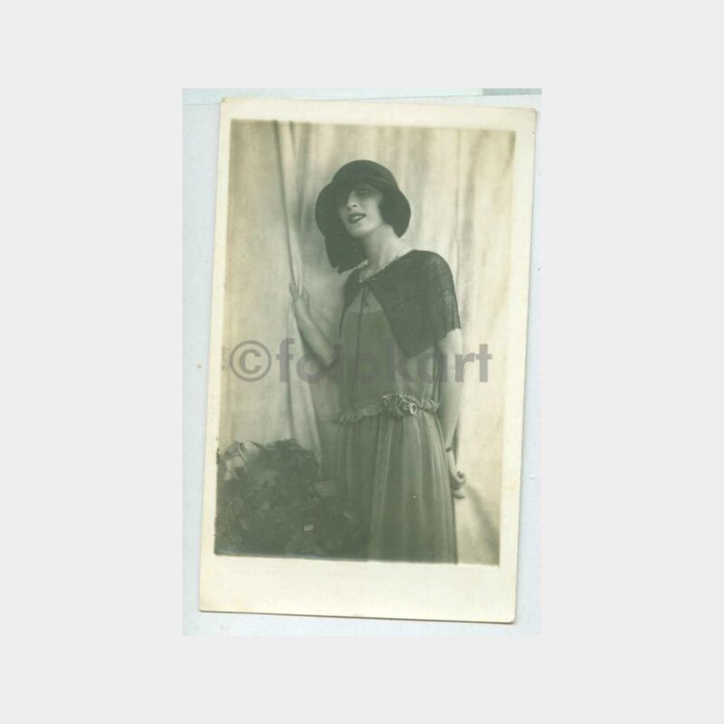 1930 Şapkalı Yabancı Kadın Fotoğraf