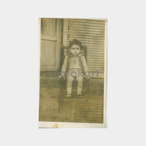 1930 Sandalyede Çocuk Fotoğraf