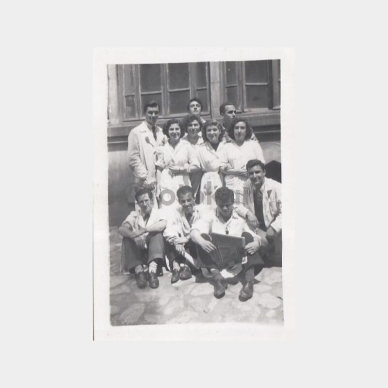 1946 Eczacılık Okulu Öğrencileri Konulu 2 Adet Fotoğraf - Görsel 2