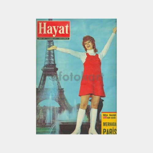 Hayat Dergisi, 1971 No. 45 Hülya Koçyiğit Paris'te