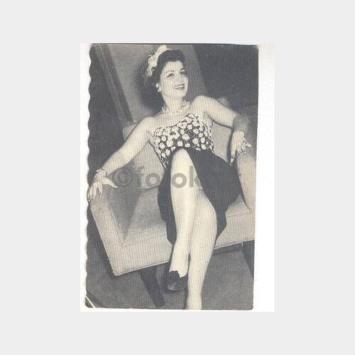 Bir Kadın Sanatçı Kartpostal