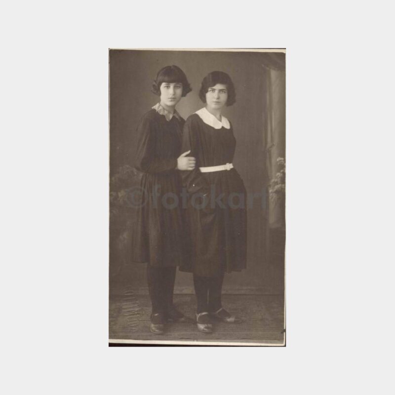 1931 Kadın Öğrenciler -Arka Plan- Fotoğraf