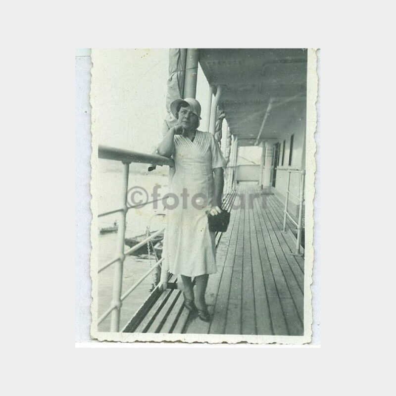 1940 Vapur Güvertesinde Kadın Görünüş Fotoğraf