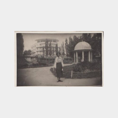 1930 Parkta Kadın Görünüş Fotoğraf