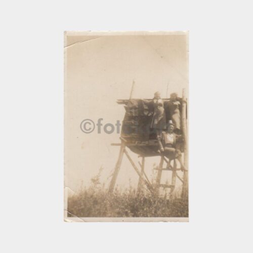 1940 Çardak Üzerinde Kadınlar Konulu Fotoğraf
