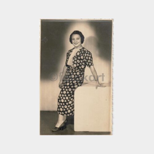 1950 Kadın Foto Stüdyo Konulu Fotoğraf