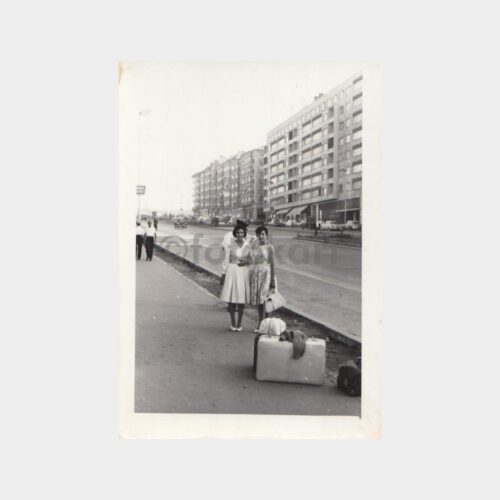 1960 Kadınlar Yolculuk Konulu Fotoğraf