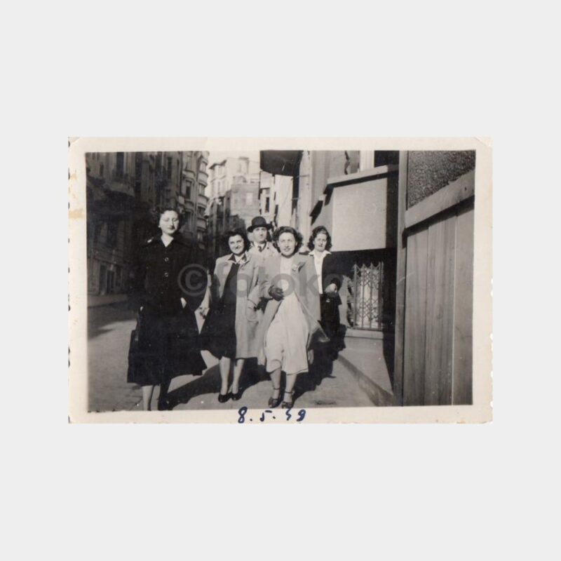 1949 Pangaltı Cadde Kadınlar Konulu Fotoğraf