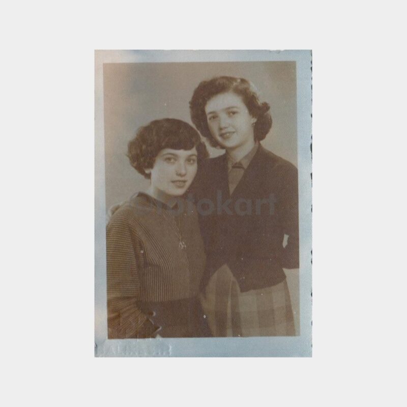 1954 Balıkesir -Foto Refik- Stüdyo Kadınlar Konulu Fotoğraf