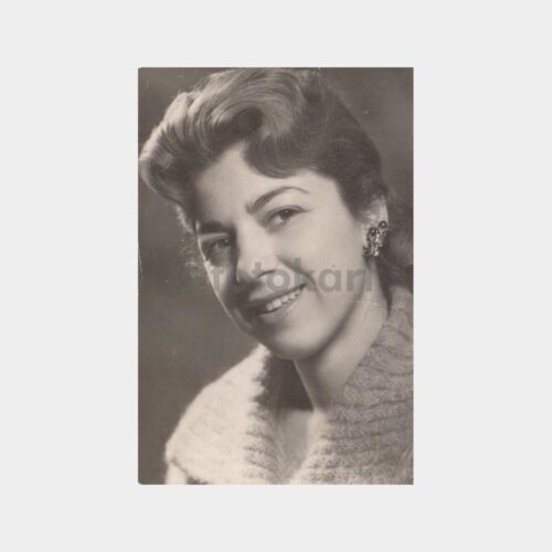 1950 Küpeli Kadın Stüdyo Konulu Fotoğraf