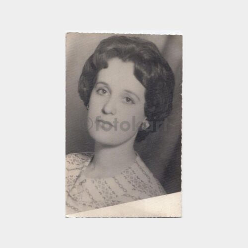 Kadın Portre Konulu Stüdyo Fotoğraf