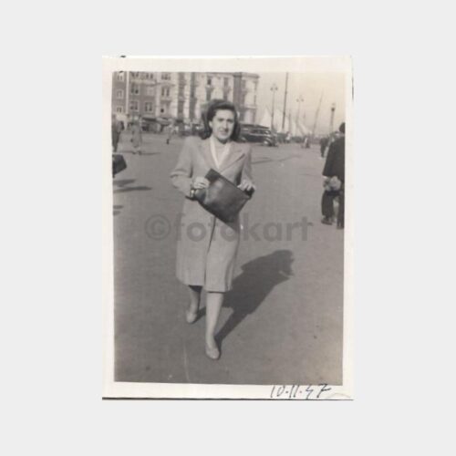 1947 Eminönü Meydanı Kadın Konulu Fotoğraf