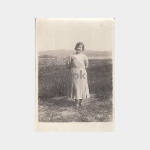 1930 Boğaziçi Sırtlarında Kadın Konulu Fotoğraf