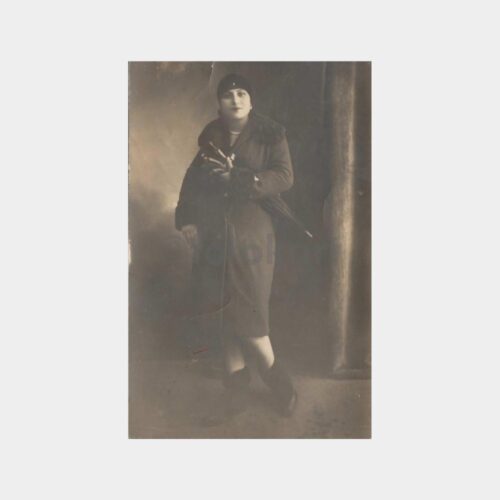 1928 Şemsiyeli Kadın Stüdyo Fotoğraf