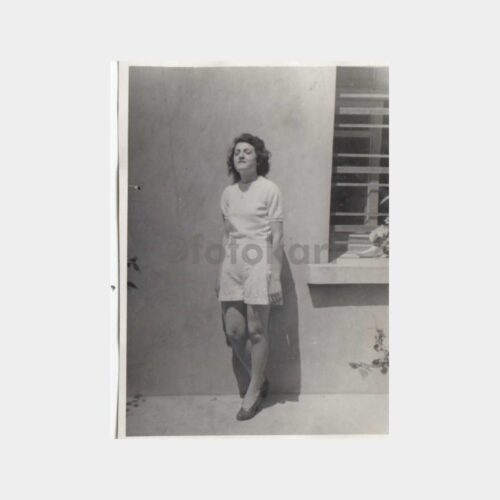 1943 Şortlu Kadın Konulu Fotoğraf