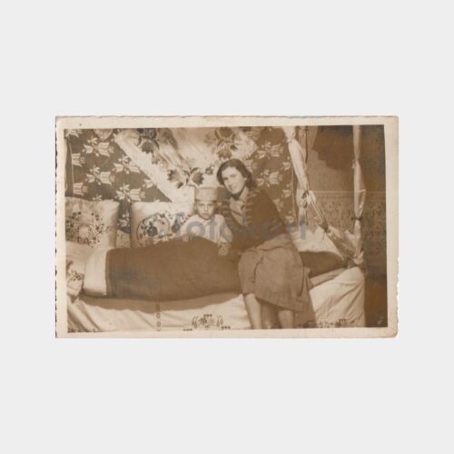 1935 Sünnet Çocuğu Yatağı Konulu Fotoğraf