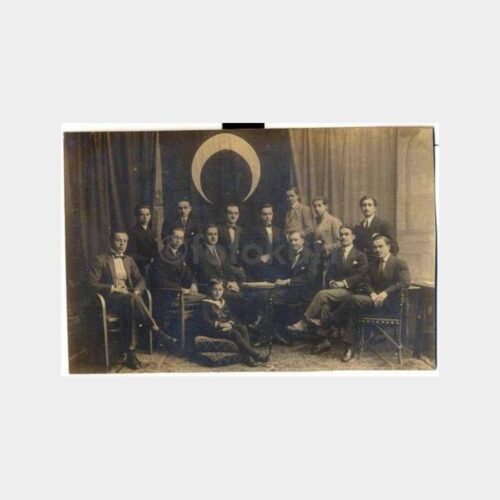 Türk Bayrağı Altında Belgesel Fotoğraf