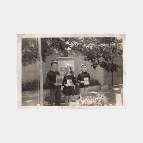 1968 Teşekkür Belgesi Alan Öğrenciler Konulu Fotoğraf