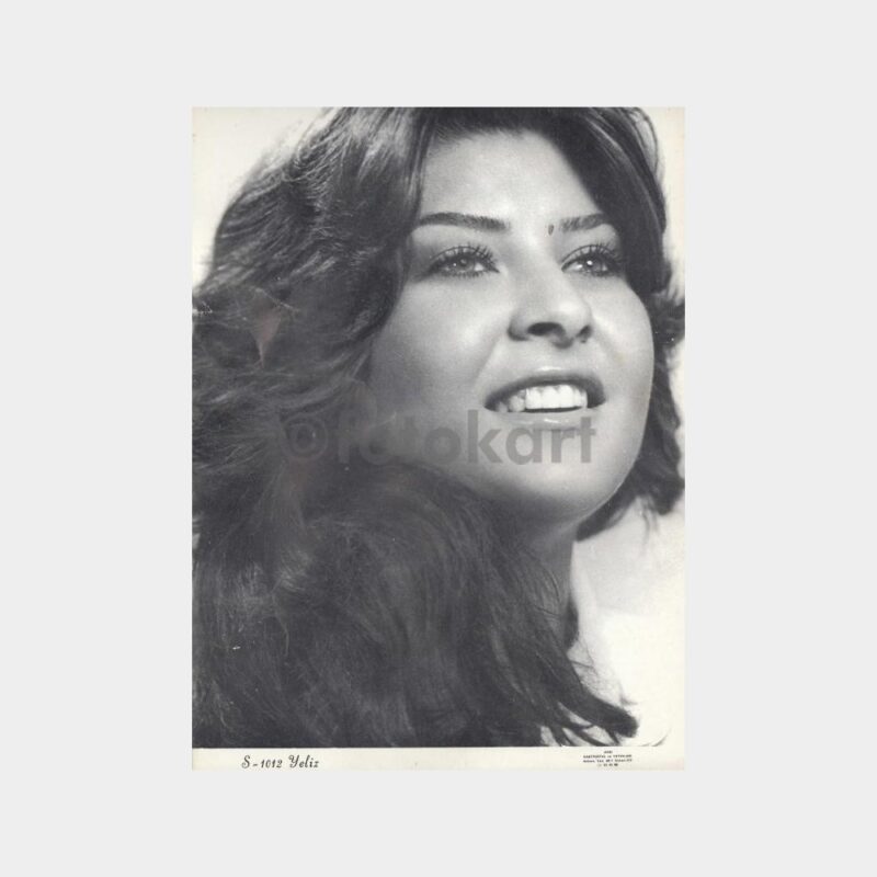 Yeliz - Pop Müzik Sanatçısı Kartpostal