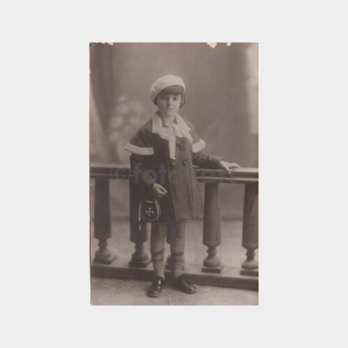 1934 Şapkalı Kız Çocuk Stüdyo Fotoğraf