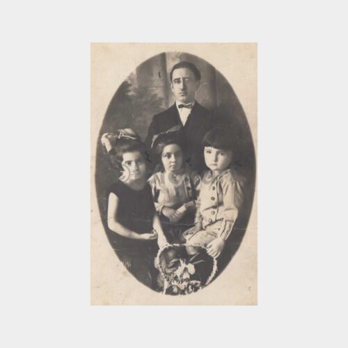 1930 Stüdyo - Baba ve Kızları Konulu Fotoğraf