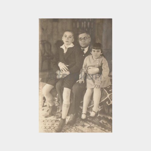 1930 Halı Dekorlu Stüdyo - Baba Çocuklar Fotoğraf