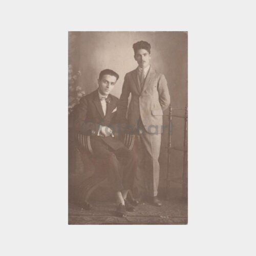 1934 Stüdyo - İki Bay Fotoğraf