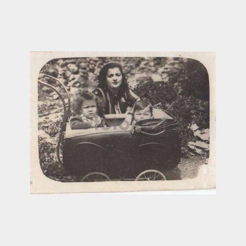 1940 Çocuk Arabası Konulu Fotoğraf