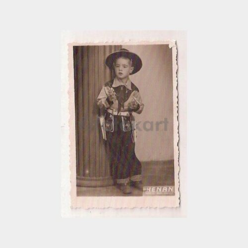 Kovboy Giysili Çocuk Küçük Fotoğraf