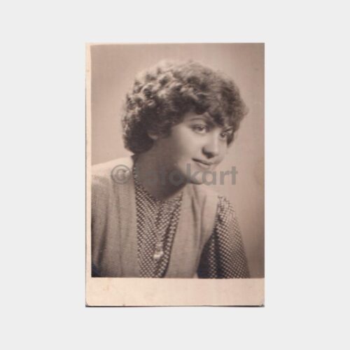 studyo-genc-kiz-vesikalik