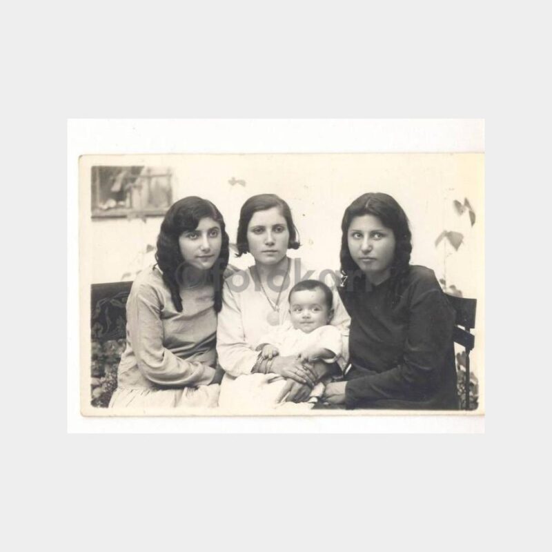Üç Genç Kız Fotoğrafı