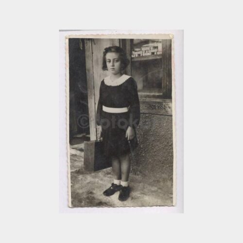 Çantalı İlkokul Kız Öğrenci Görünüş Fotoğraf