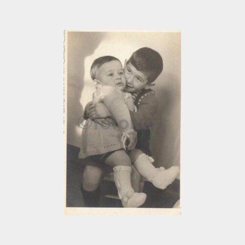 1944 Çocuk Giyim Konulu Fotoğraf