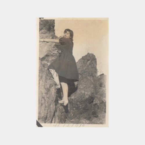 1930 Dış Mekan Genç Kız Konulu Fotoğraf