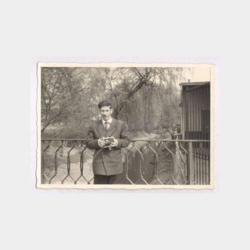 Foto Makinesi Kullanan Bay Görünüş Fotoğraf