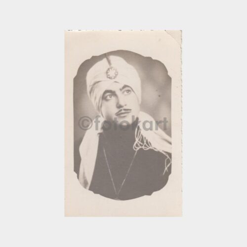 Hint Başlıklı Bay Fotoğraf