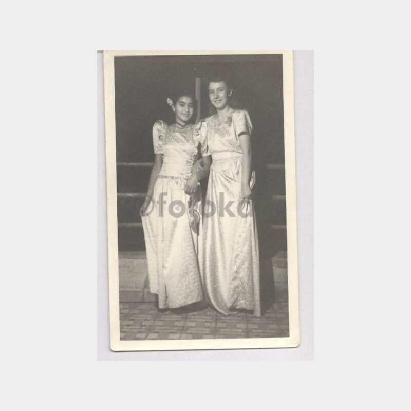 1946 Kız Lisesi Balosundan Görünüş Fotoğraf