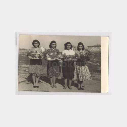 Köy Yaşamı - Yarışmada Kızlar Görünüş Fotoğraf