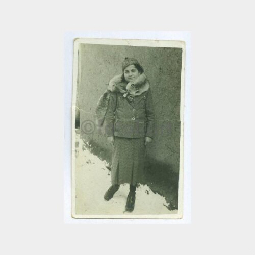 1939 Tilki Kürkü Atkılı Genç Kız Görünüş Fotoğraf