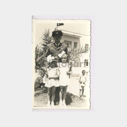 1950 Polis ve Kızları Tören Görünüşü Fotoğraf