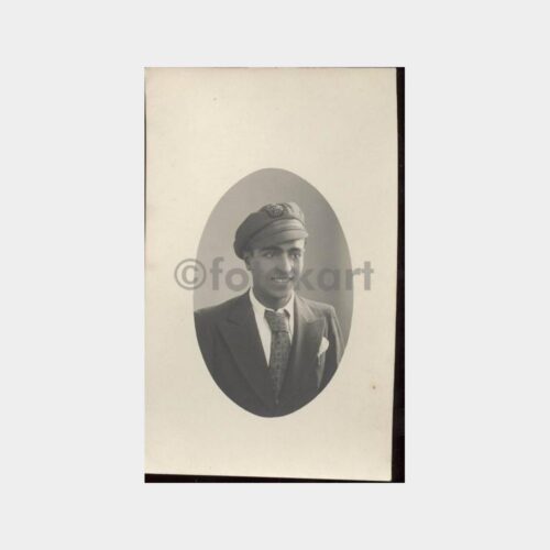 Şapkalı Lise Öğrencisi Fotoğraf