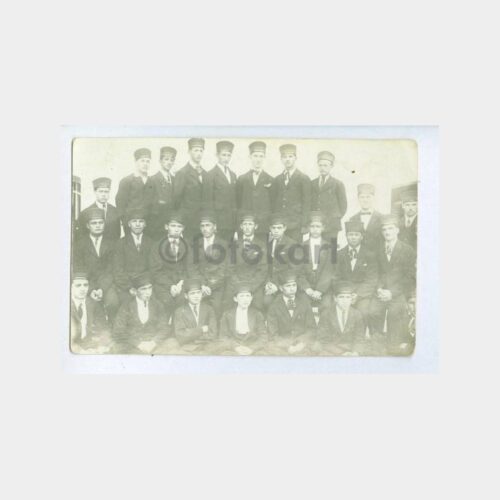 1930 Şapkalı Öğrenciler Grup Fotoğraf