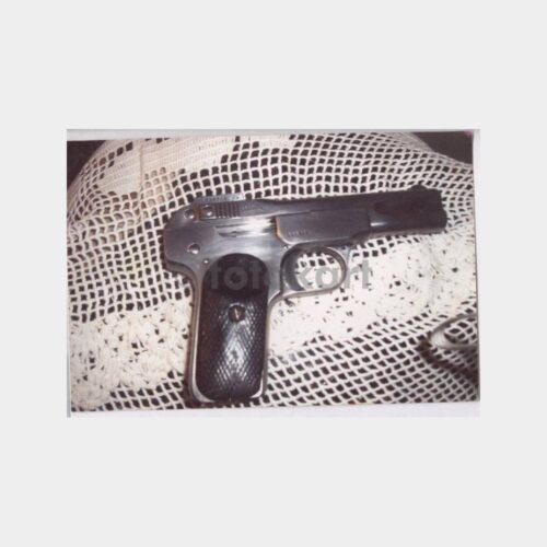 Albümden Çıkma Tabanca Resmi Fotoğraf